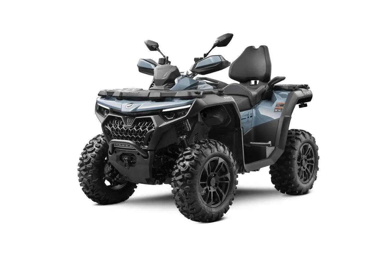 CFORCE 850 Touring rəsmi model fotosu